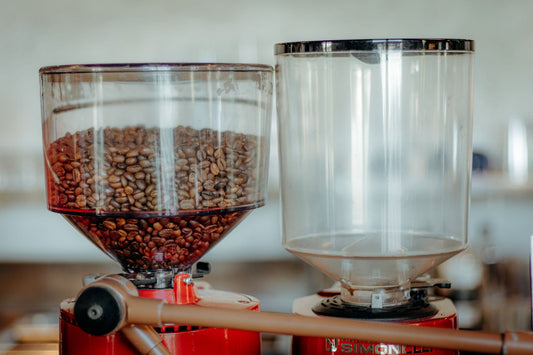 Why Pre-Ground Coffee Loses Most of Its Flavor Within Thirty Minutes of Grinding